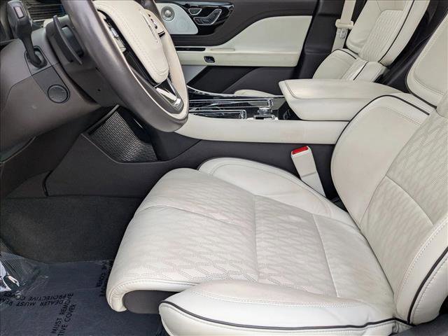 Used 2023 Lincoln Aviator Black Label w/ Jet Package image 16