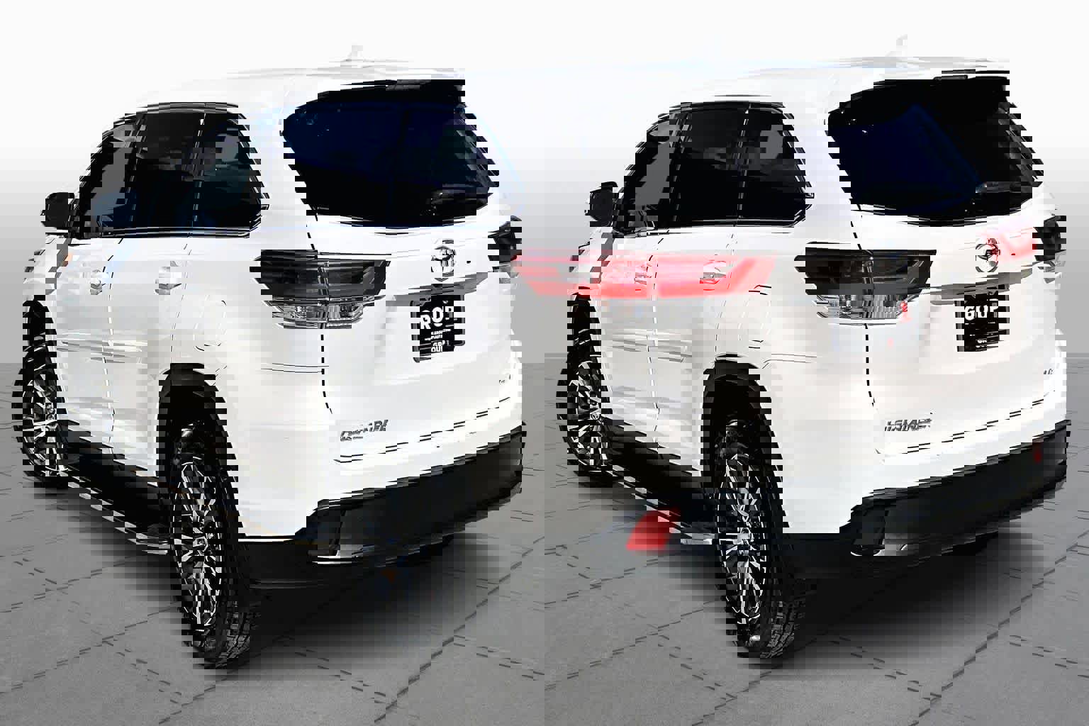 Used 2019 Toyota Highlander Plus FWD image 12