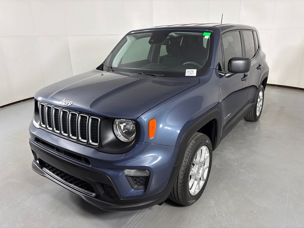 Used 2023 Jeep Renegade Latitude AWD/4WD image 4