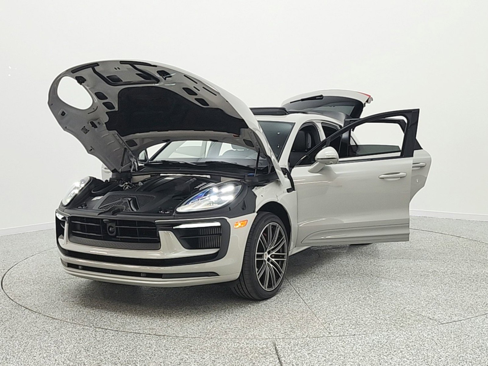 Used 2023 Porsche Macan S image 17