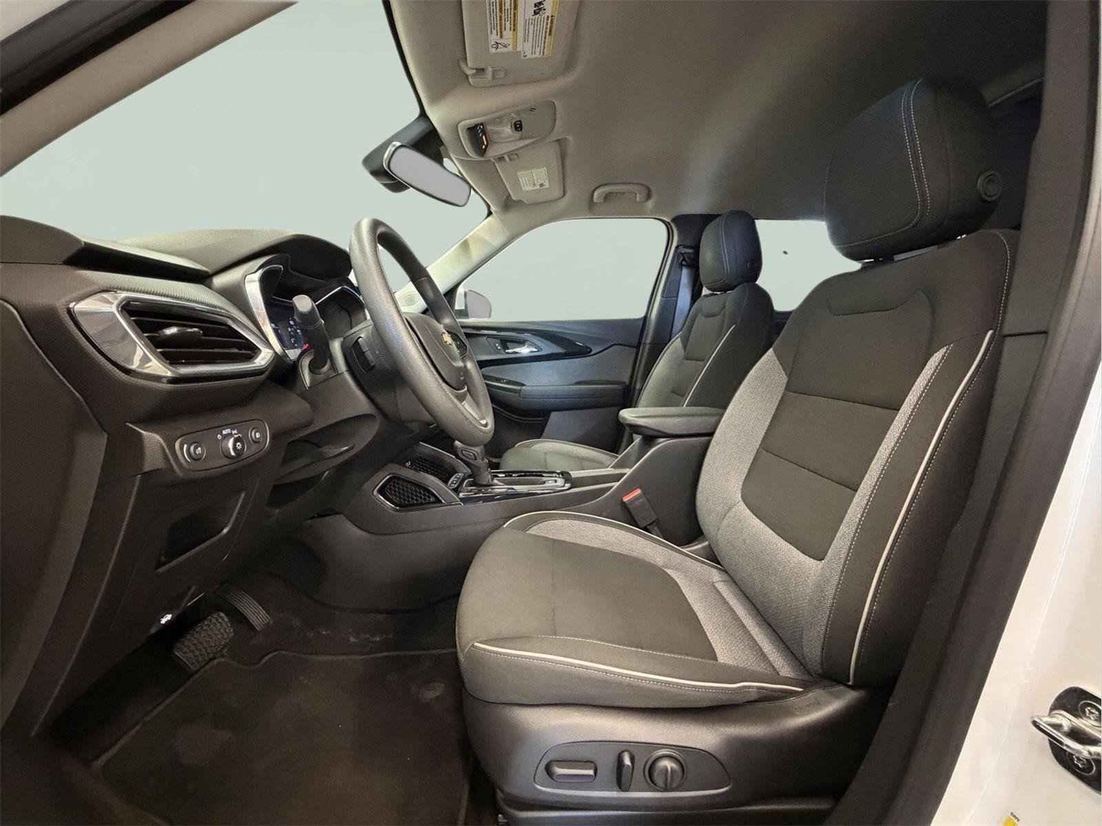 Used 2023 Chevrolet TrailBlazer LT w/ Convenience Package AWD/4WD image 25