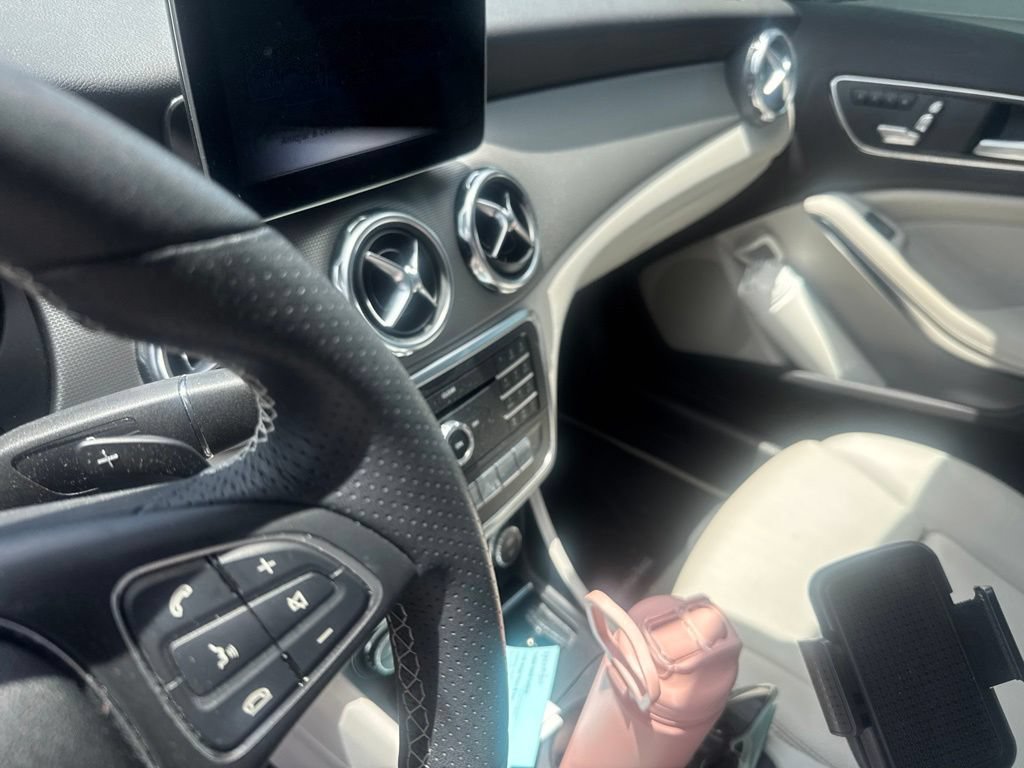 Used 2018 Mercedes-Benz GLA 250 image 16