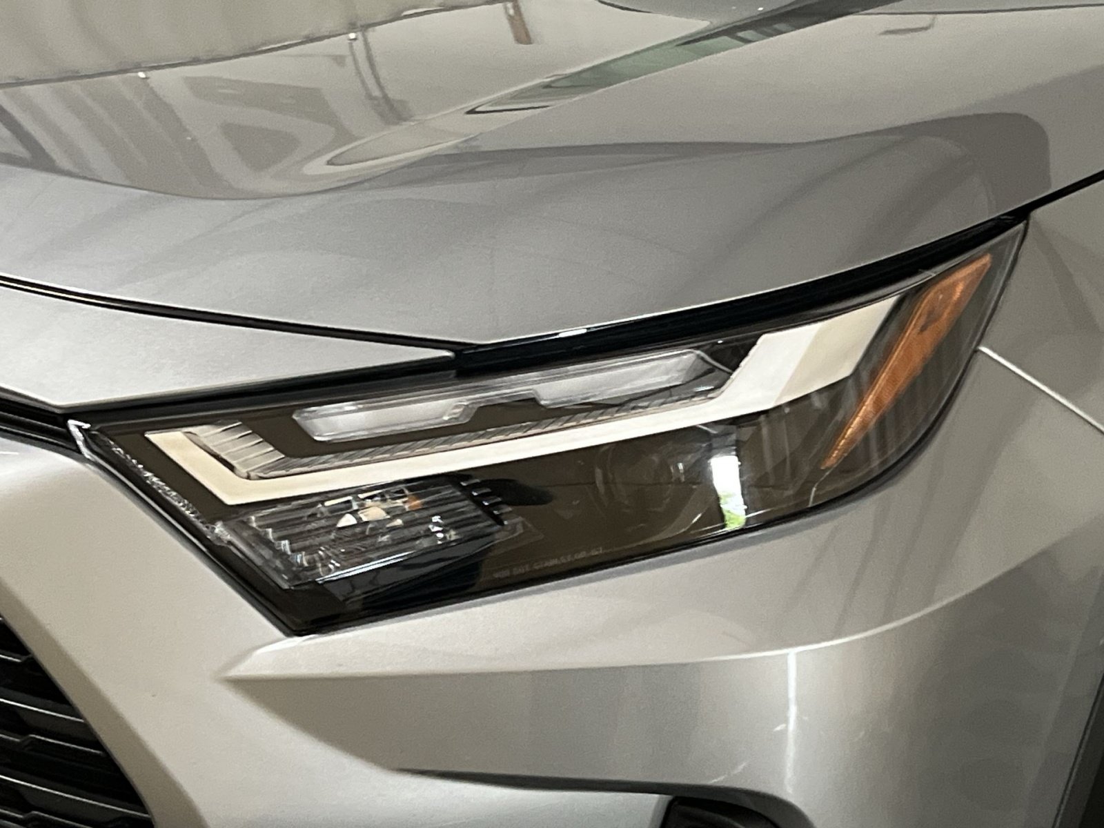 Used 2025 Toyota RAV4 XLE AWD/4WD image 13