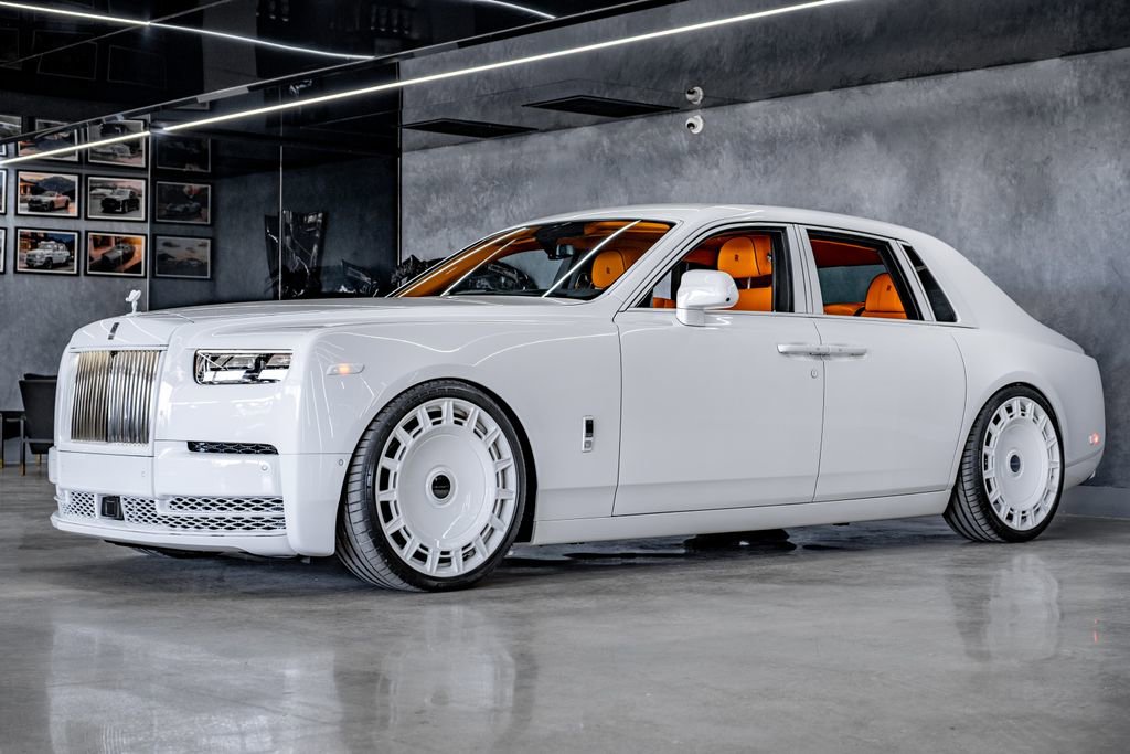 Used 2026 Rolls-Royce Phantom Sedan RWD image 3