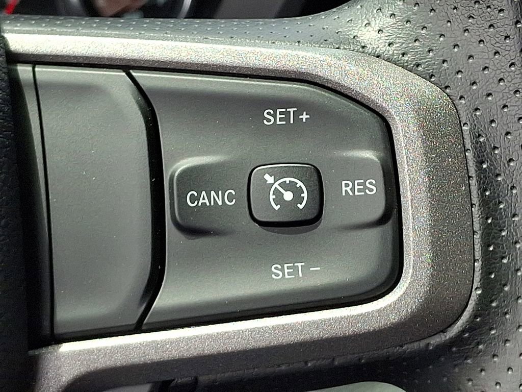 Used 2024 RAM 2500 Tradesman w/ Chrome Appearance Group AWD/4WD image 21