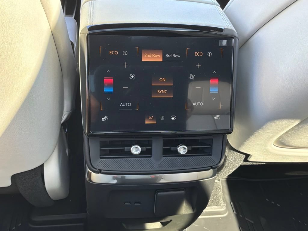 New 2026 Cadillac Vistiq Premium Luxury w/ LPO, Floor Liner Package AWD/4WD image 26