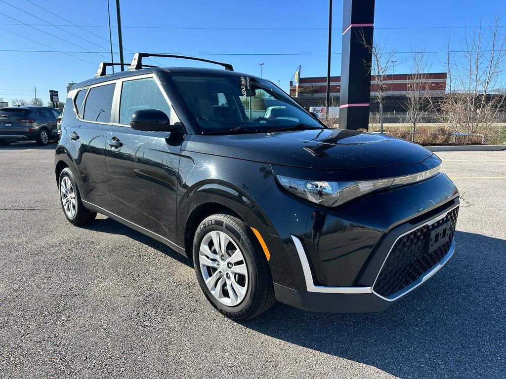 Used 2023 Kia Soul LX image 8