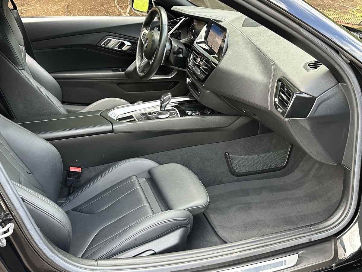 Used 2019 BMW Z4 sDrive30i w/ M Sport Package image 11