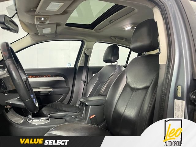 Used 2010 Chrysler Sebring Touring w/ Hands-Free Convenience Group FWD image 9