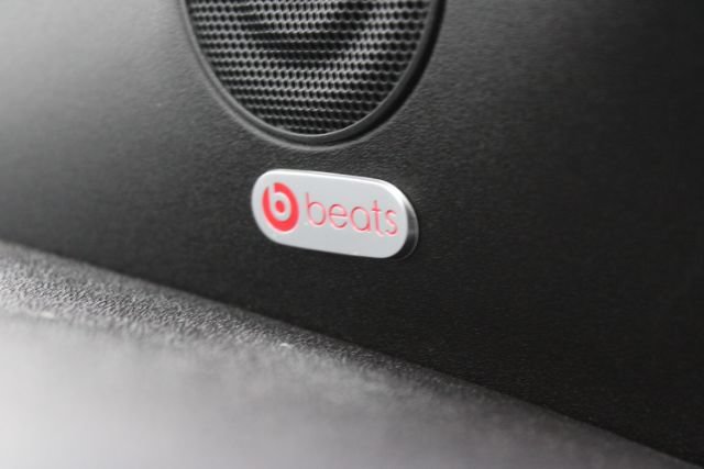 Used 2015 FIAT 500 Abarth w/ Beats Audio Package FWD image 17