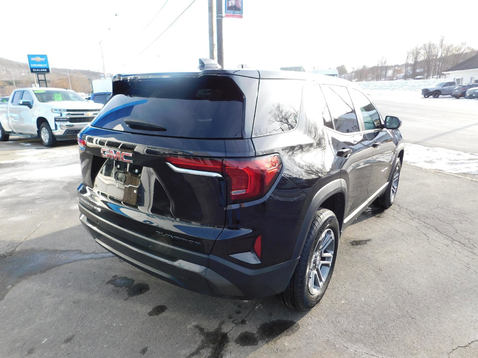 Used 2025 GMC Terrain Elevation image 6