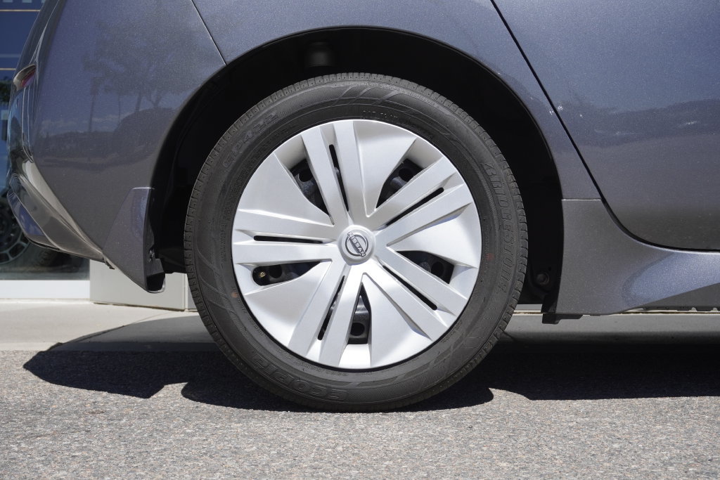 Used 2025 Nissan Leaf S FWD image 34