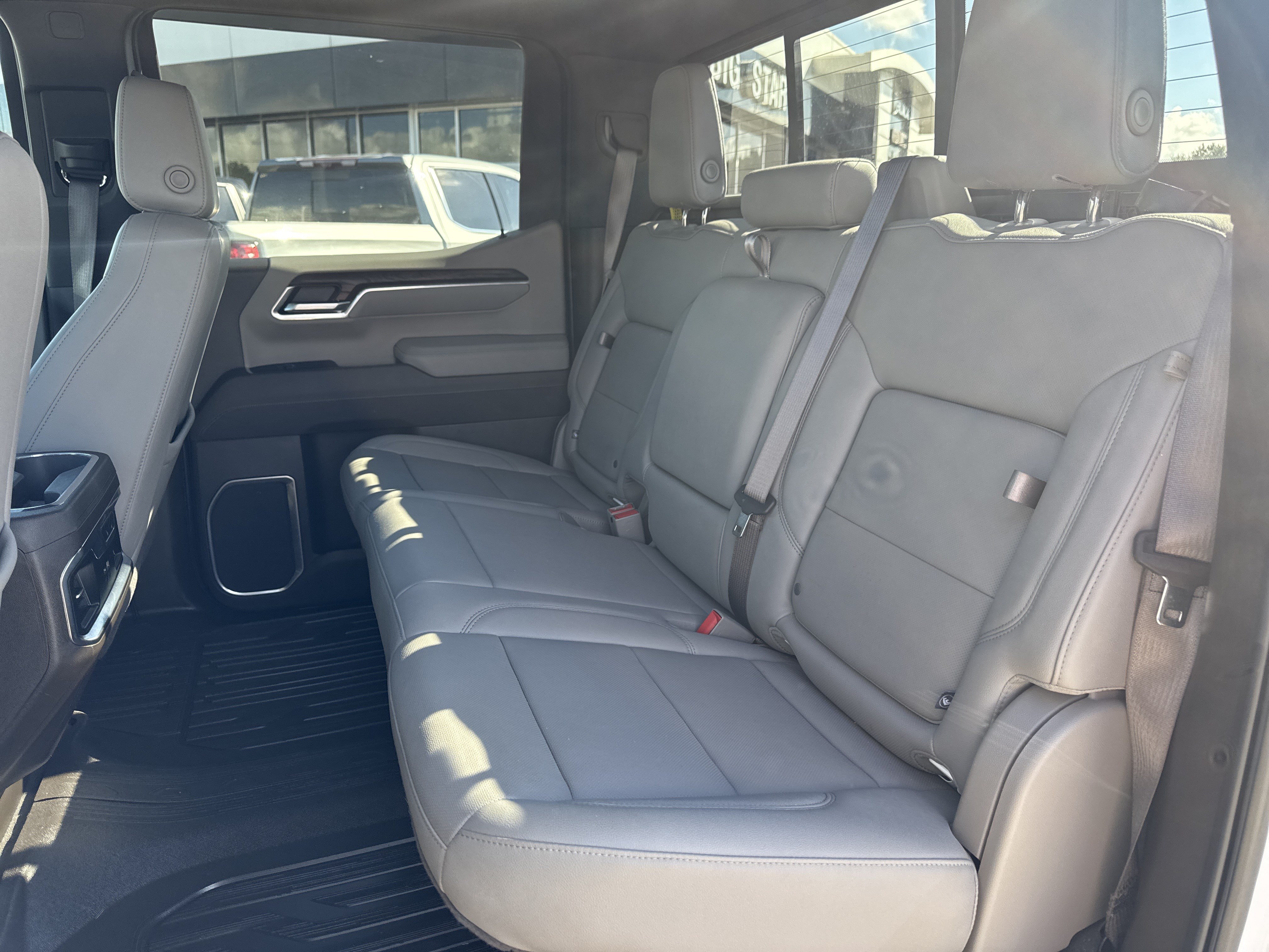 Used 2025 GMC Sierra 1500 SLT w/ SLT Premium Plus Package AWD/4WD image 8