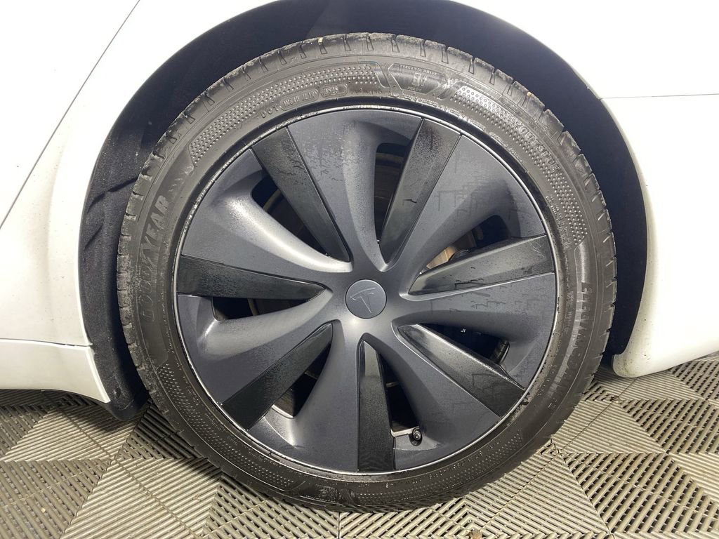Used 2022 Tesla Model S image 30
