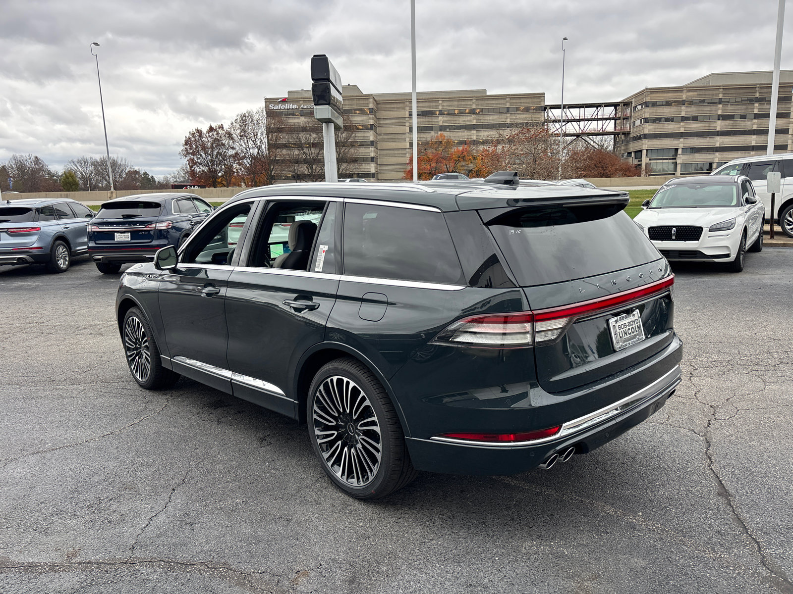 New 2026 Lincoln Aviator Black Label w/ Dynamic Handling Package image 5