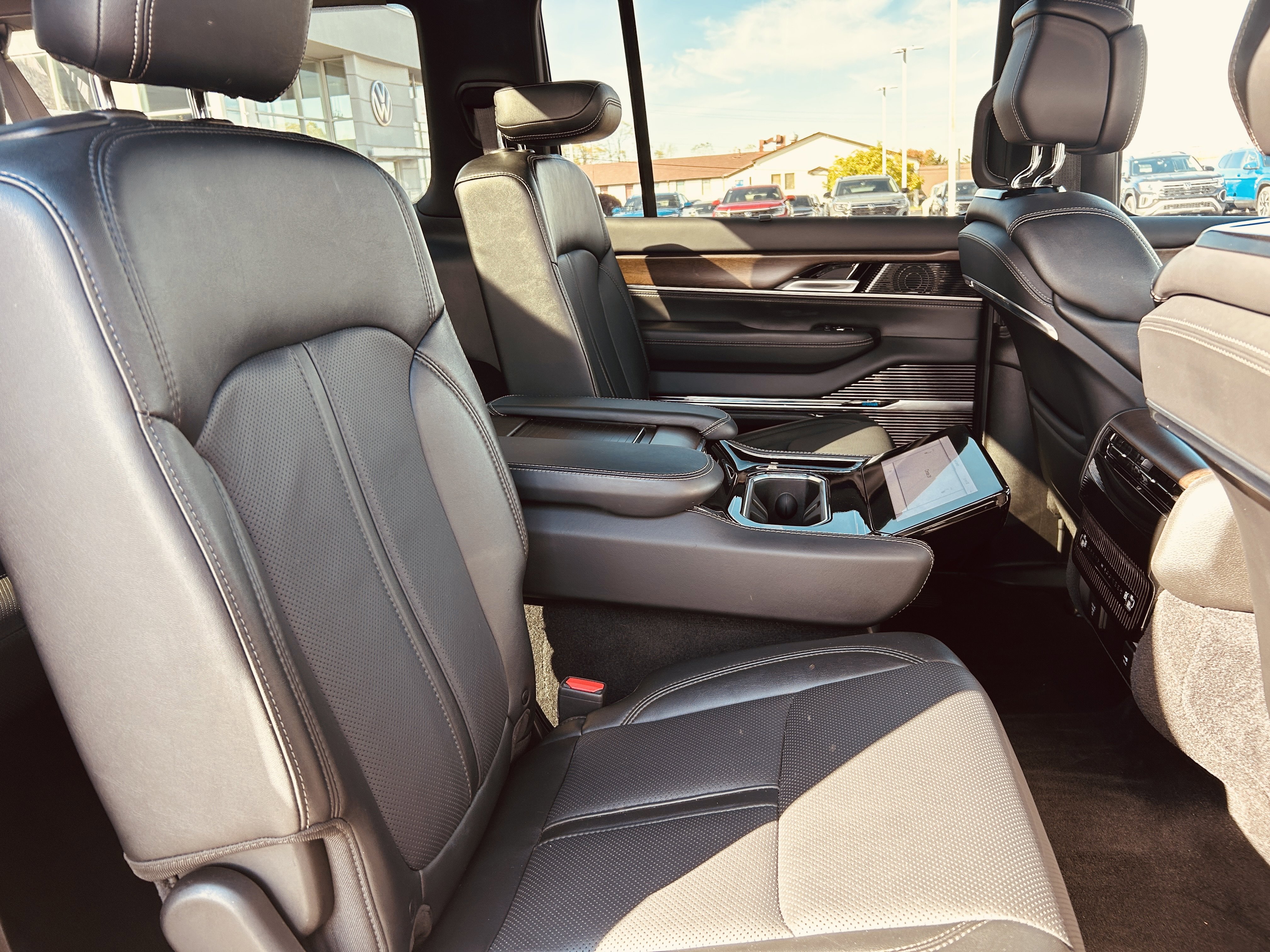 Used 2024 Jeep Grand Wagoneer L Base image 31