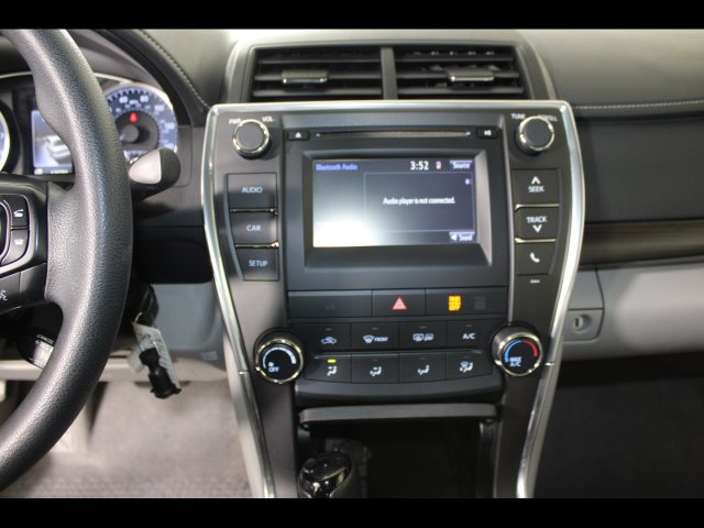 Used 2017 Toyota Camry LE FWD image 25