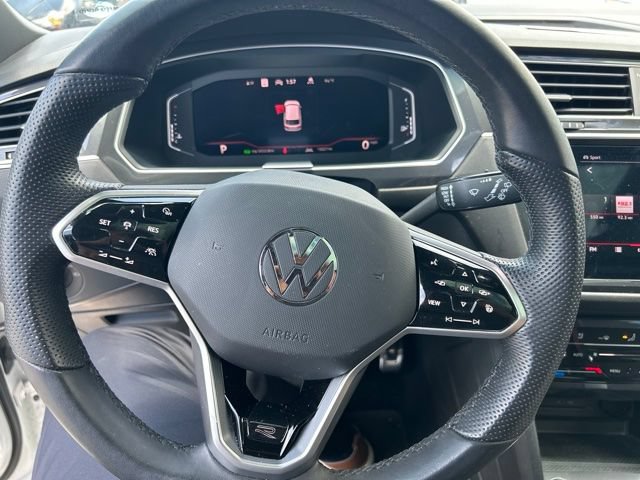 Used 2024 Volkswagen Tiguan SEL R-Line AWD/4WD image 9