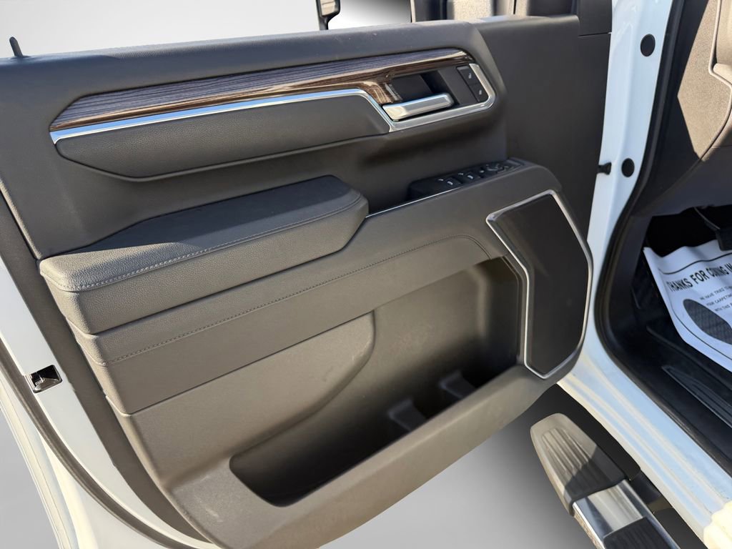 Used 2025 Chevrolet Silverado 2500 LT w/ Convenience Package image 14