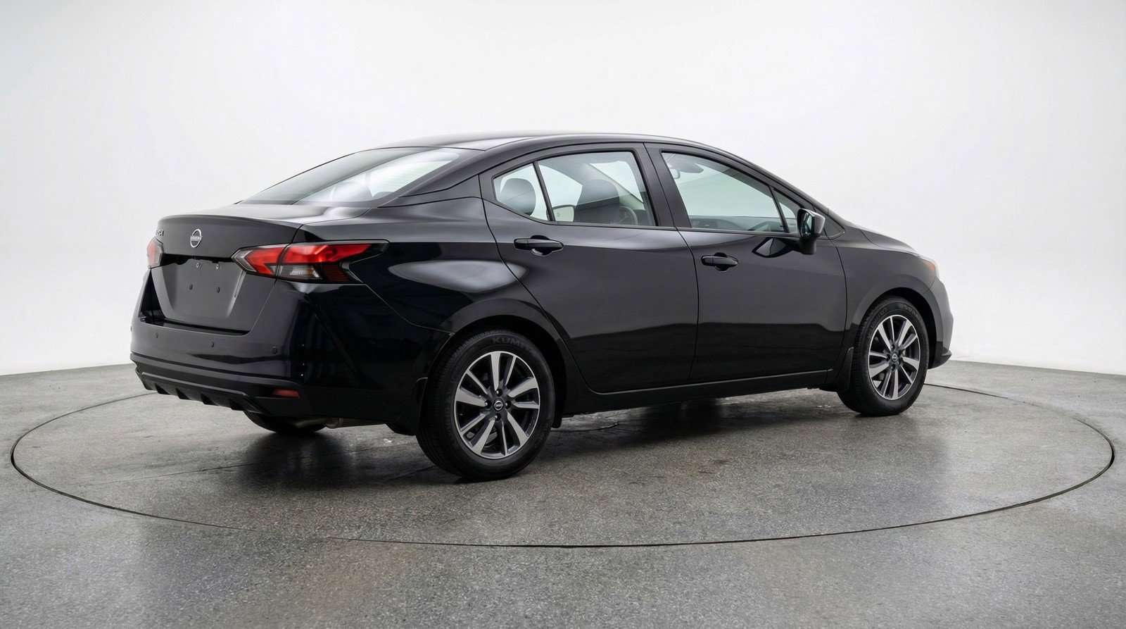 Used 2025 Nissan Versa SV FWD image 9