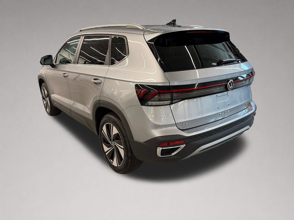 Certified 2025 Volkswagen Taos SE w/ Panoramic Sunroof Package AWD/4WD image 5