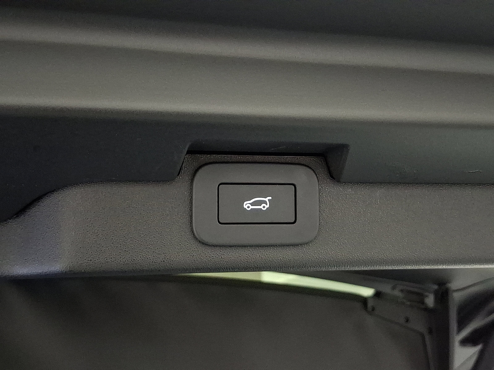 Certified 2025 Land Rover Discovery S image 29