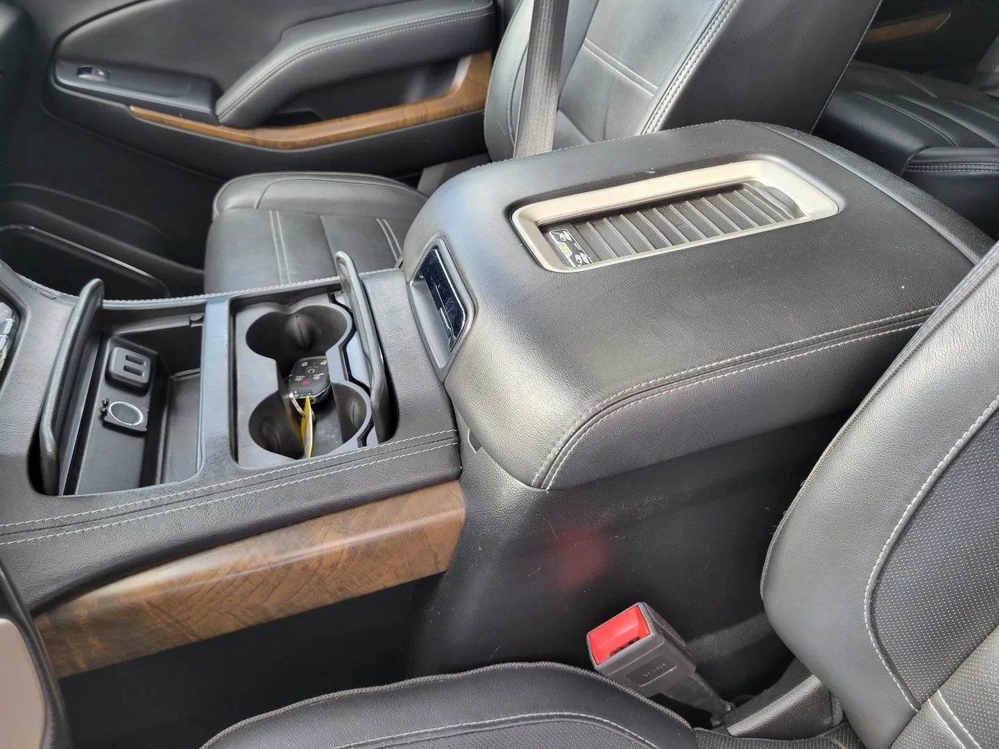 Used 2018 GMC Yukon XL Denali w/ Open Road Package image 27