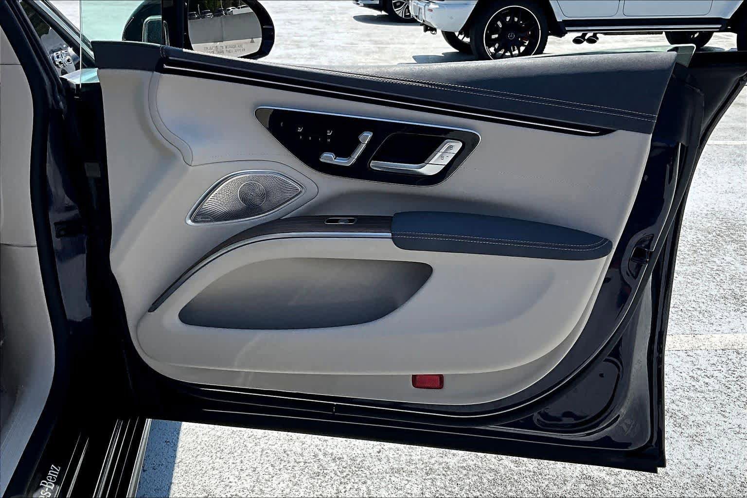 Used 2023 Mercedes-Benz EQS 580 4MATIC Sedan image 22