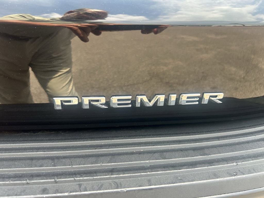 Used 2023 Chevrolet Suburban Premier AWD/4WD image 5