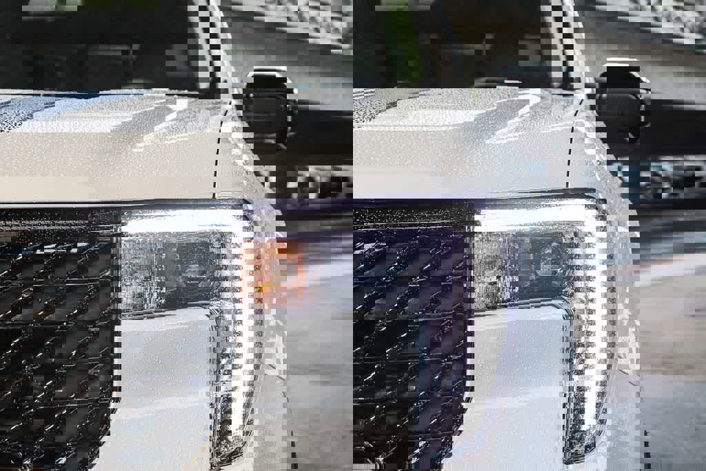 New 2025 Ford Maverick Lariat w/ Black Appearance Package image 4