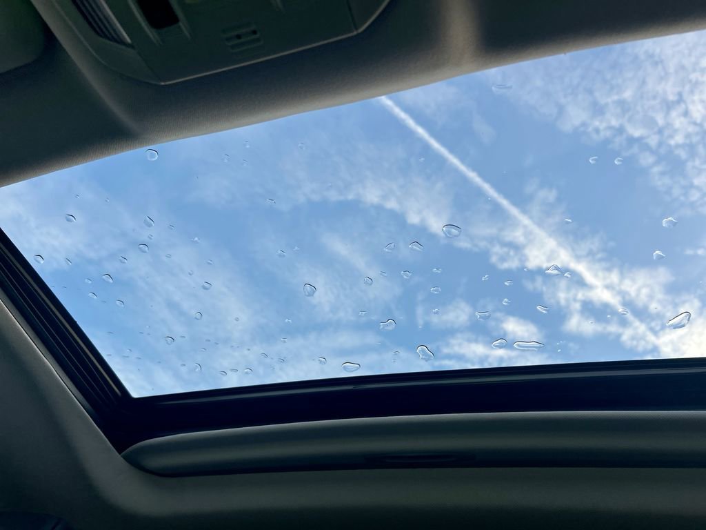 Used 2021 Toyota Highlander XLE image 19