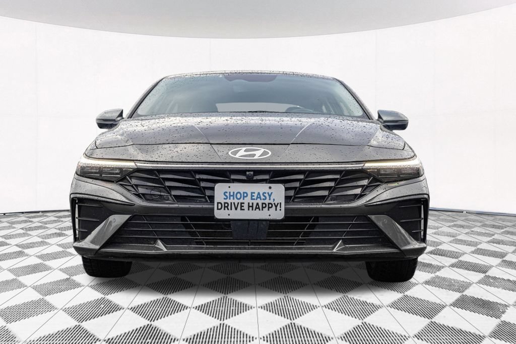 Used 2024 Hyundai Elantra Limited FWD image 5