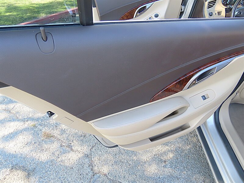 Used 2010 Buick LaCrosse CXL w/ Luxury Package FWD image 28