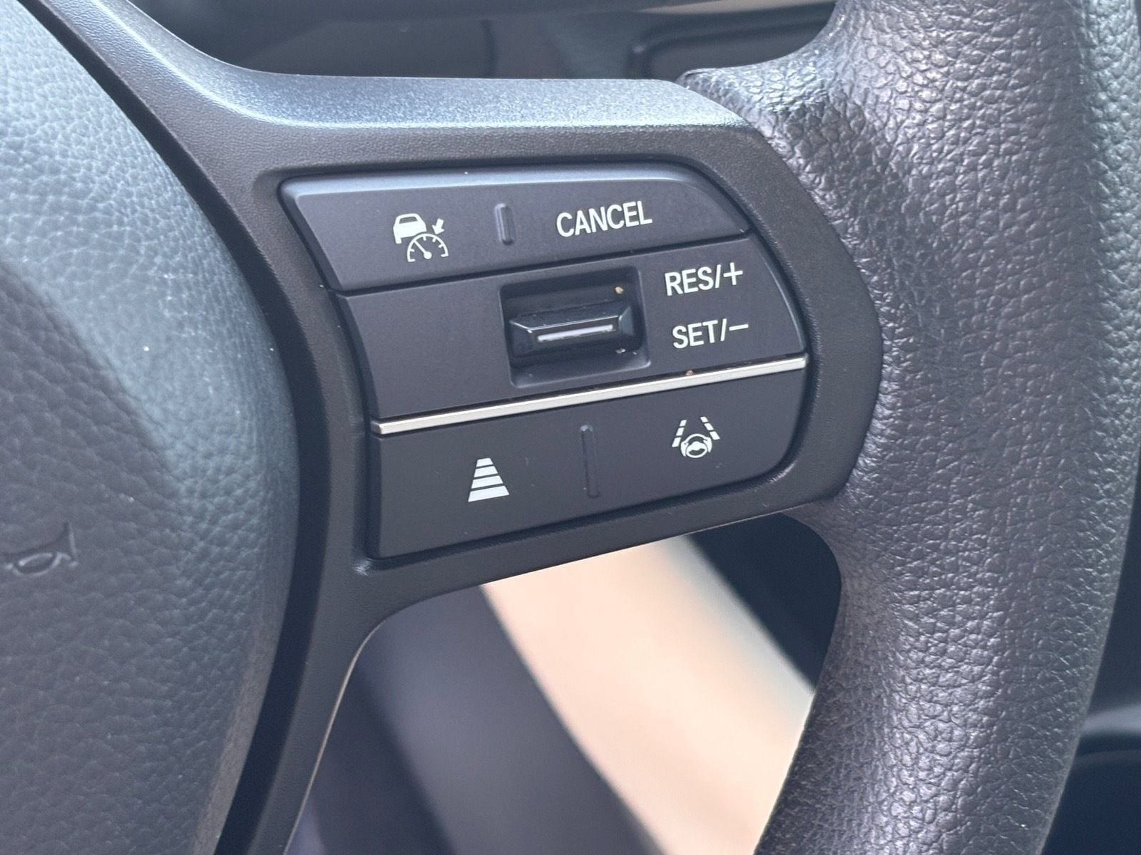 Certified 2025 Honda HR-V LX image 23