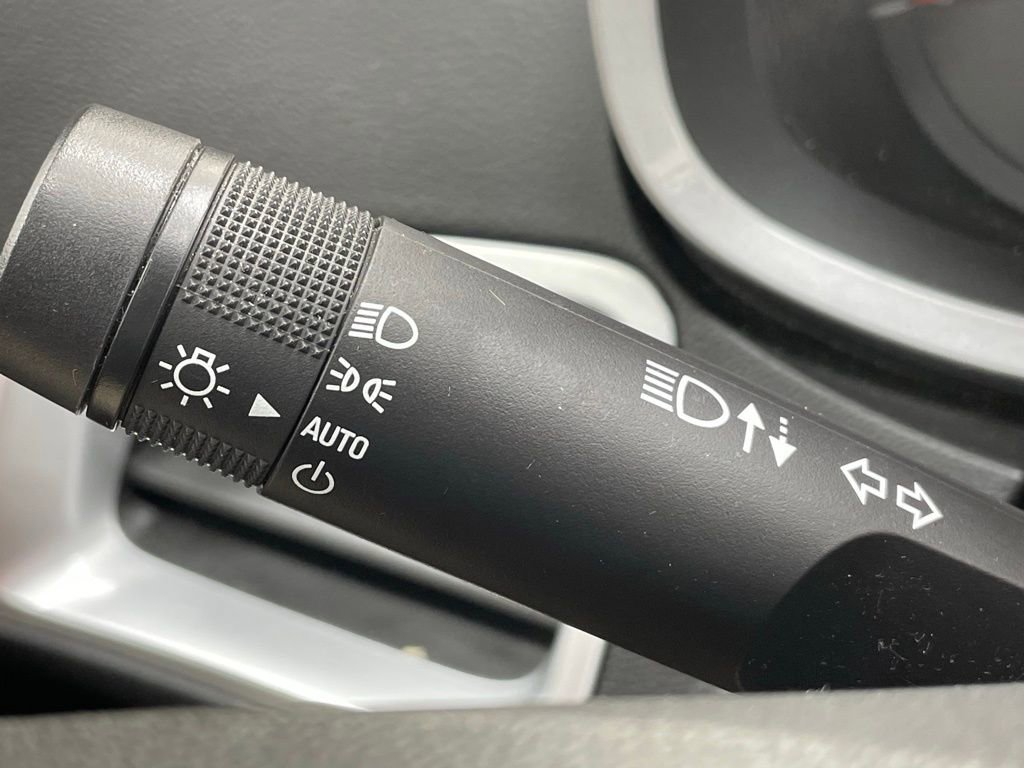 Used 2017 Chevrolet Equinox L image 17