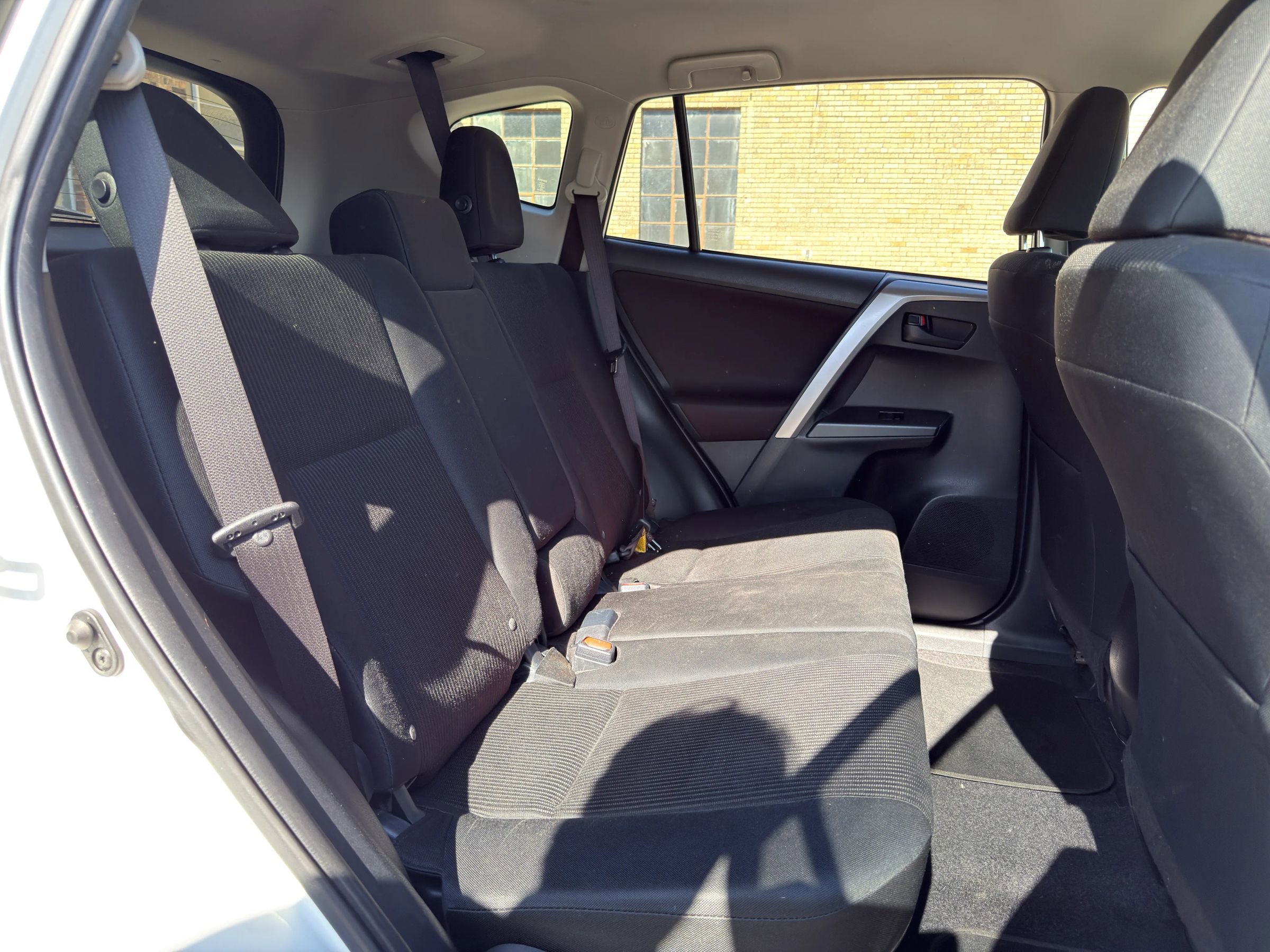 Used 2018 Toyota RAV4 LE w/ All Weather Liner Package AWD/4WD image 18