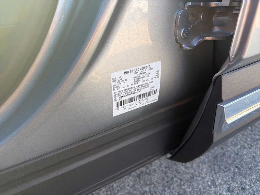 Used 2022 Ford Explorer Limited w/ Equipment Group 301A image 37