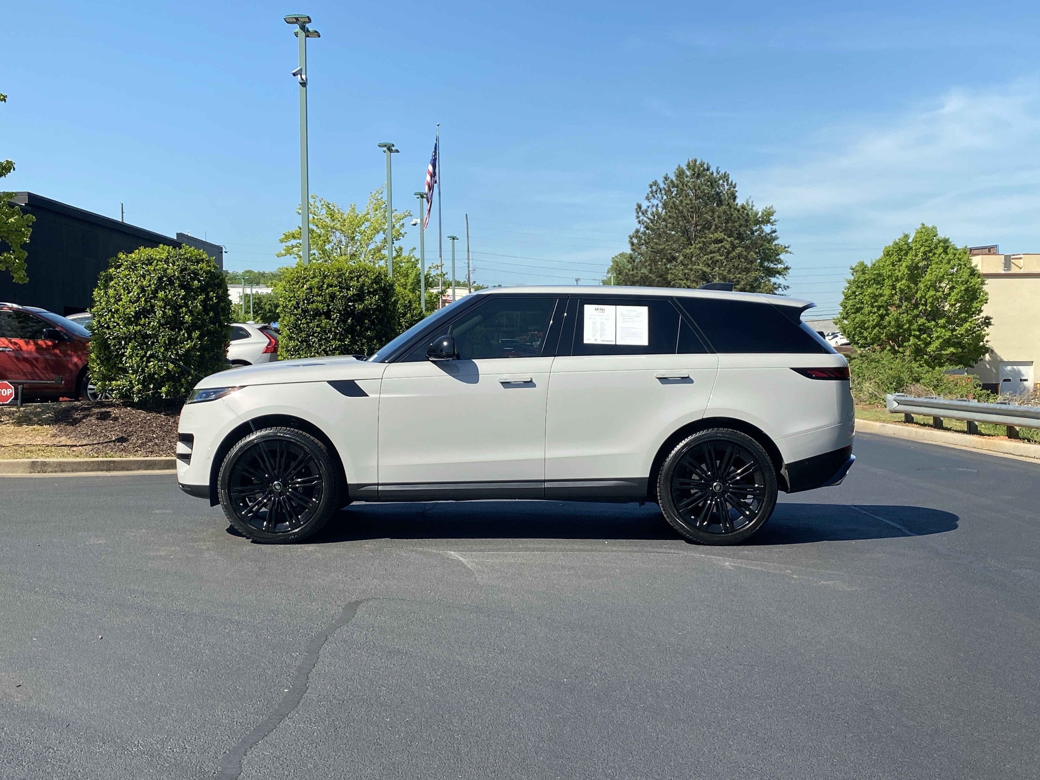 Used 2024 Land Rover Range Rover Sport SE AWD/4WD image 14