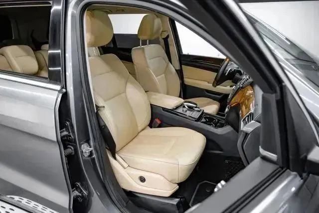 Used 2018 Mercedes-Benz GLS 450 4MATIC w/ Premium Package image 45