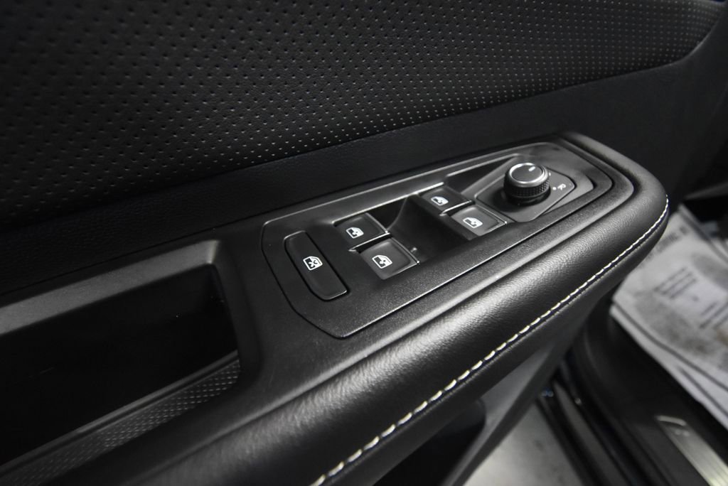 Used 2024 Volkswagen Atlas SE w/ Black Wheel Package image 5