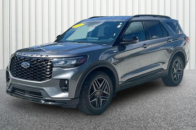 Used 2025 Ford Explorer ST-Line w/ ST-Line Street Pack AWD/4WD image 2