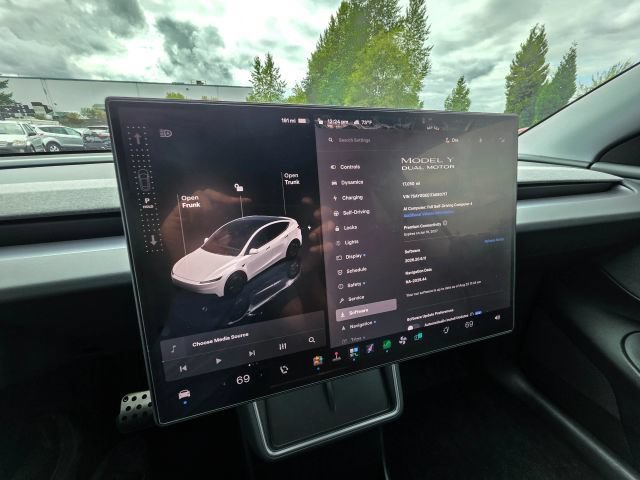 Used 2026 Tesla Model Y AWD image 2