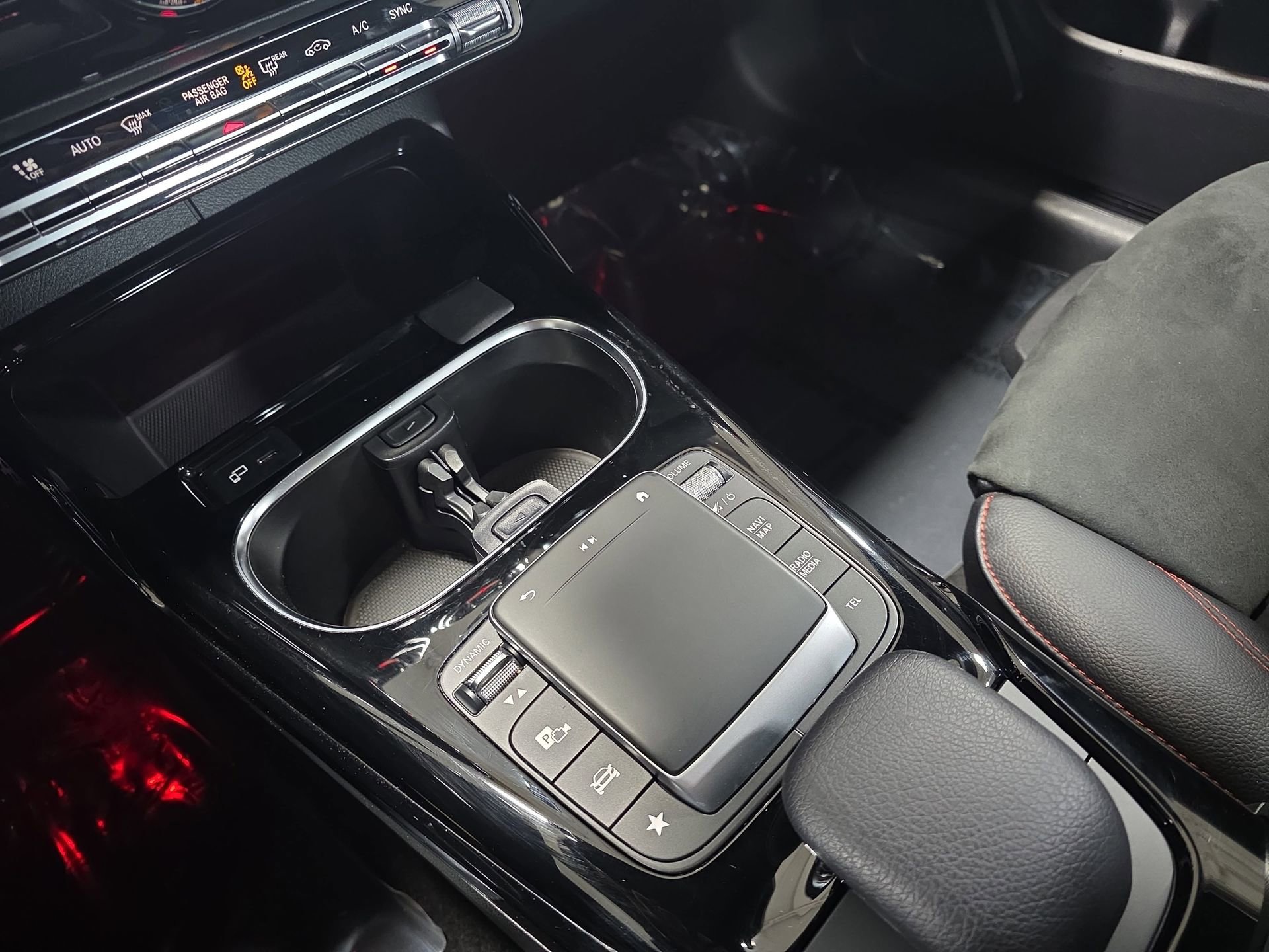 Used 2021 Mercedes-Benz CLA 35 AMG 4MATIC image 24