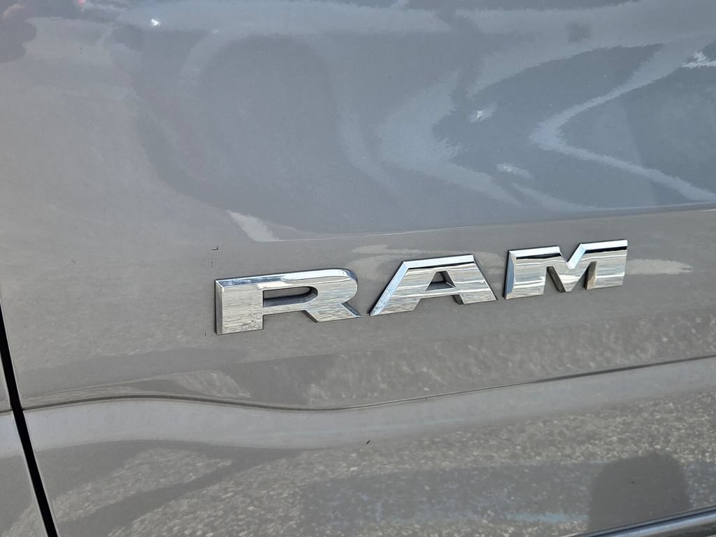 Used 2025 RAM 1500 Big Horn AWD/4WD image 12