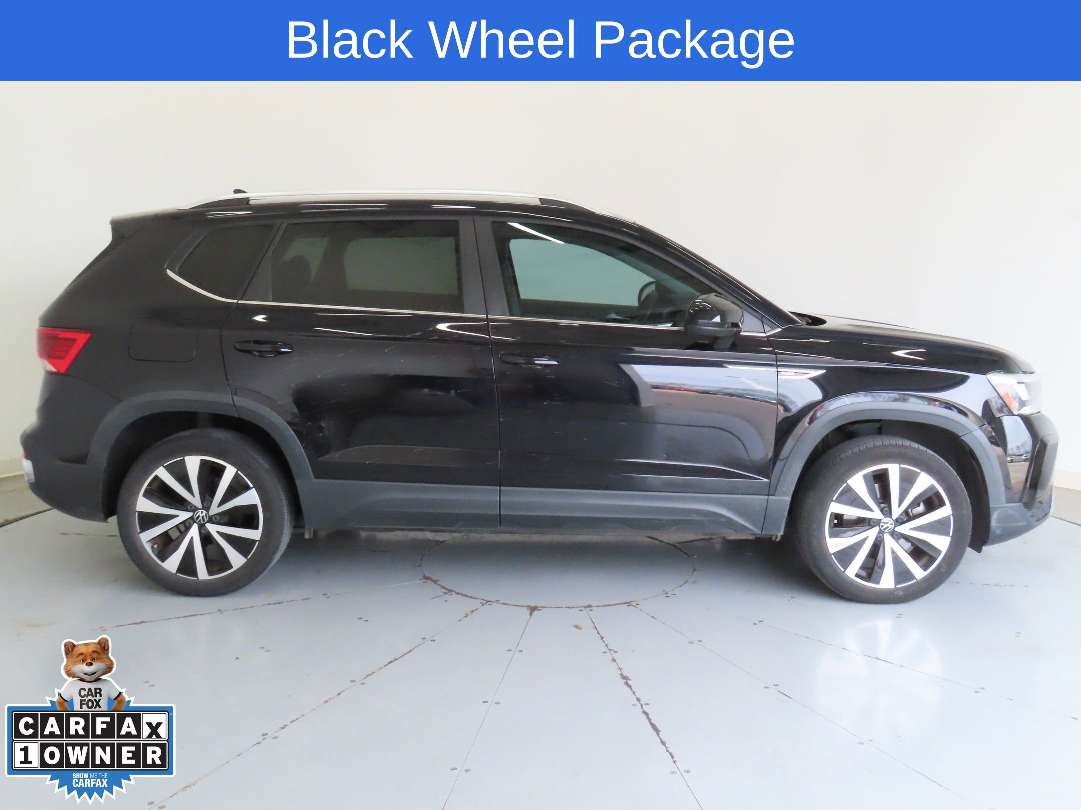 Certified 2023 Volkswagen Taos SE image 2