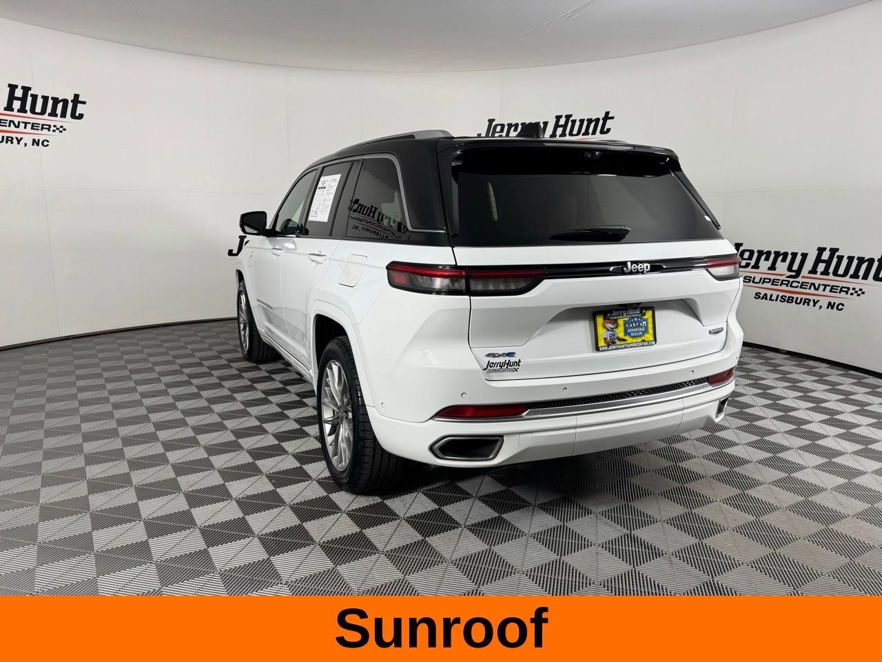 Used 2022 Jeep Grand Cherokee Summit w/ Advanced Protech Group IV image 9