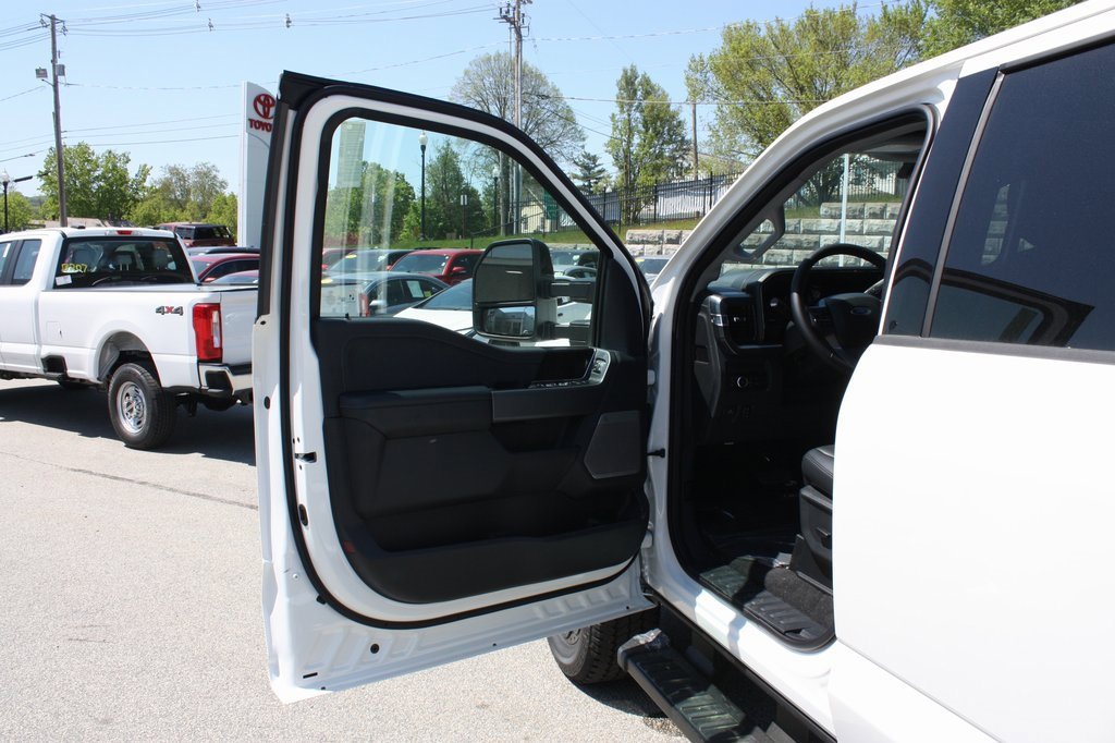 New 2025 Ford F350 Lariat w/ Lariat Ultimate Package image 11