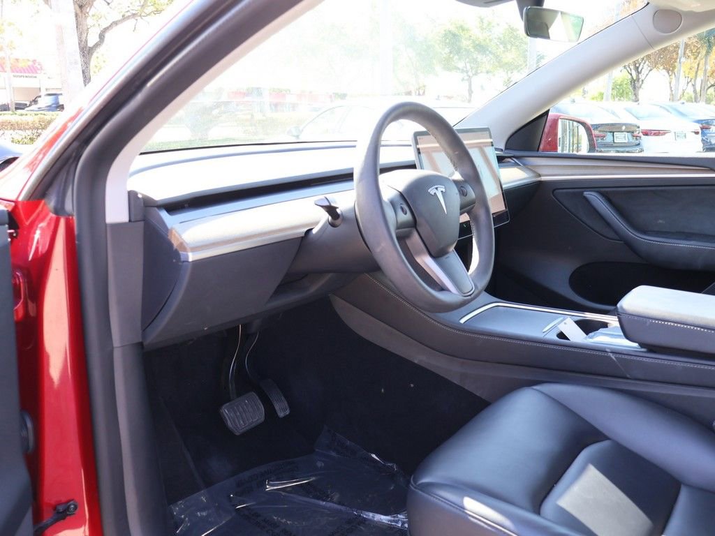 Used 2022 Tesla Model Y Long Range image 27