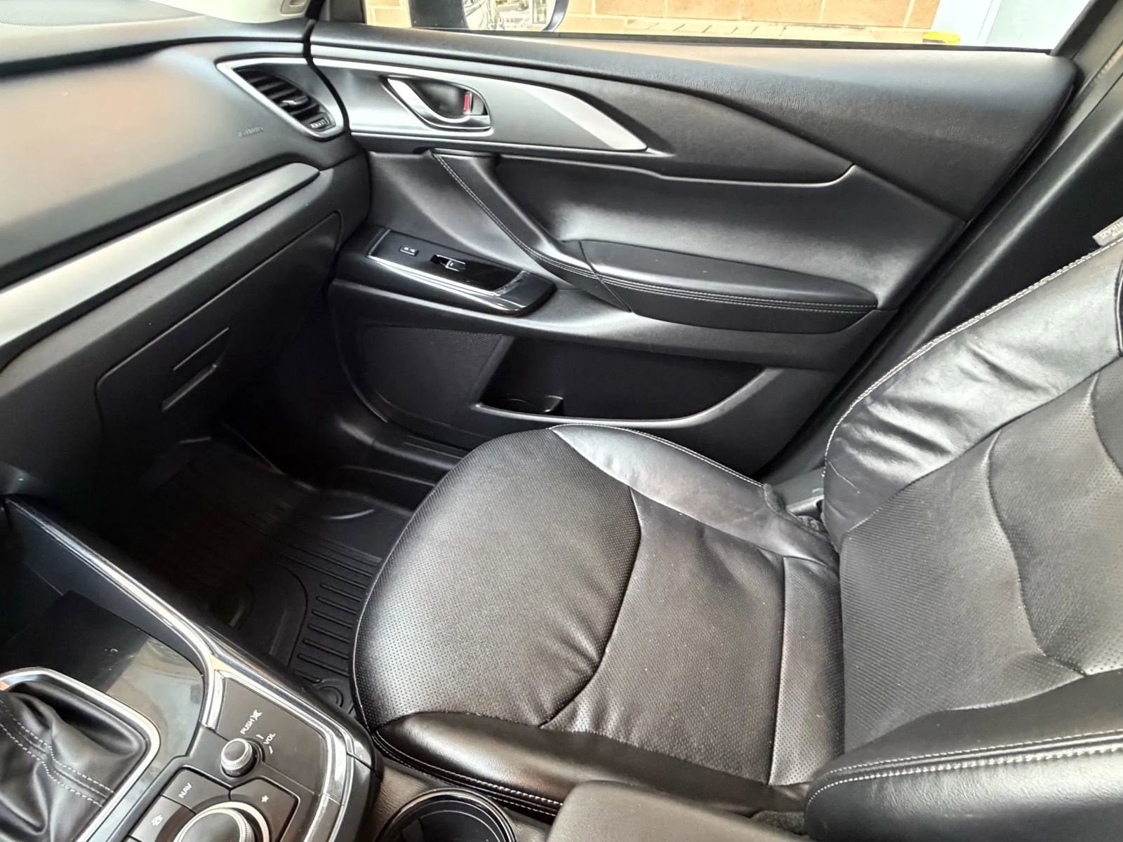 Used 2019 MAZDA CX-9 Touring image 17
