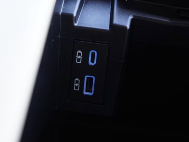 Used 2024 Toyota Sienna XLE FWD image 34